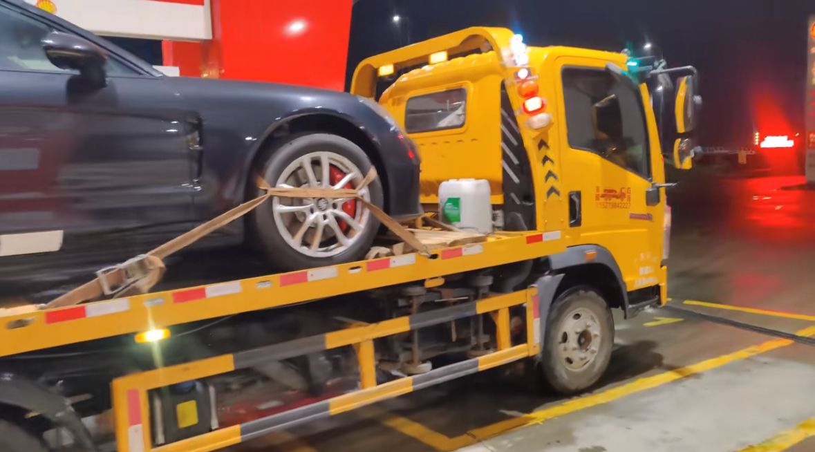 赤峰行车途中遇到突发状况该如何呼叫道路救援？